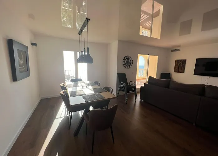 Luxury Penthouse Playas De 6pax * Торевьиа